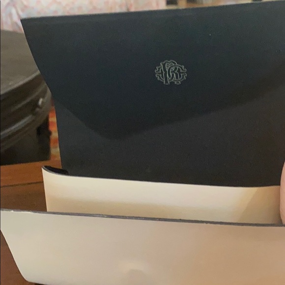 Roberto Cavalli sunglasses with case - Picture 6 of 6